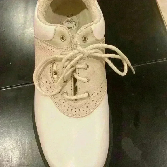 New Balance WG1275B
Golf Shoes Girls
Size 5 1/2 White-Beige
Champ Soft Spike - Picture 4 of 8